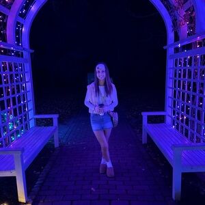 Meet your Posher, Eva